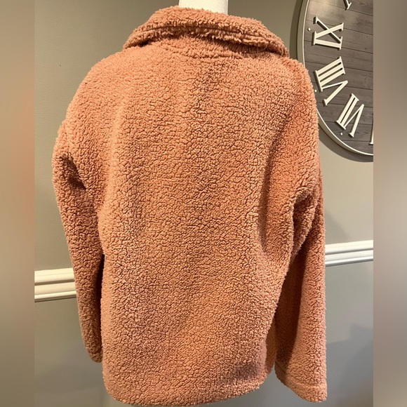 Old Navy Women's Sherpa - Size Small EXCELLENT condition No tag but neve… - Picture 6 of 8